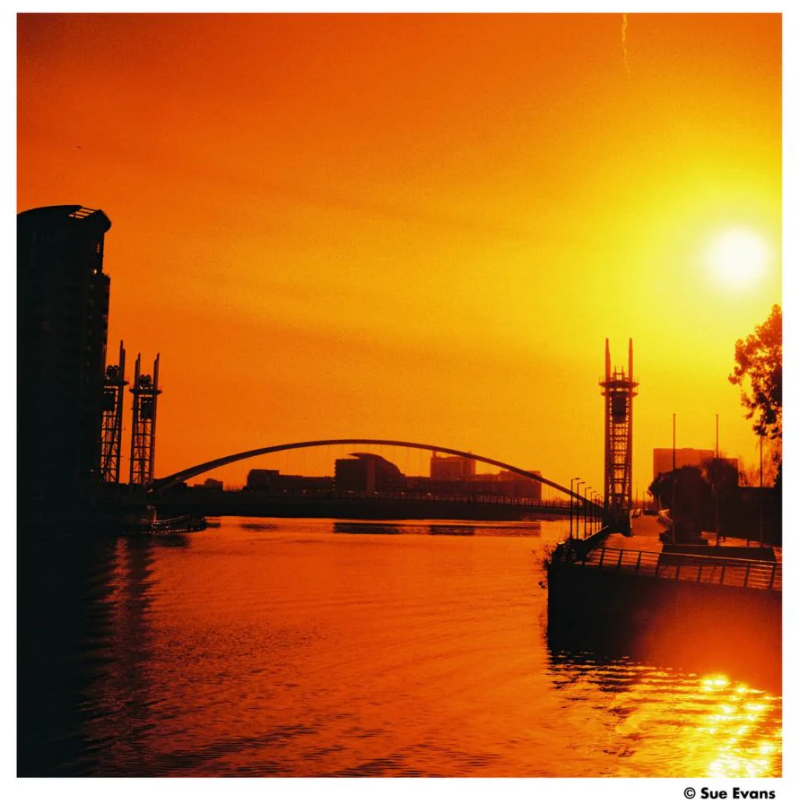 HARMAN RED ISO125 Redscale Film 120 HARMAN RED ISO125 Redscale Film 120